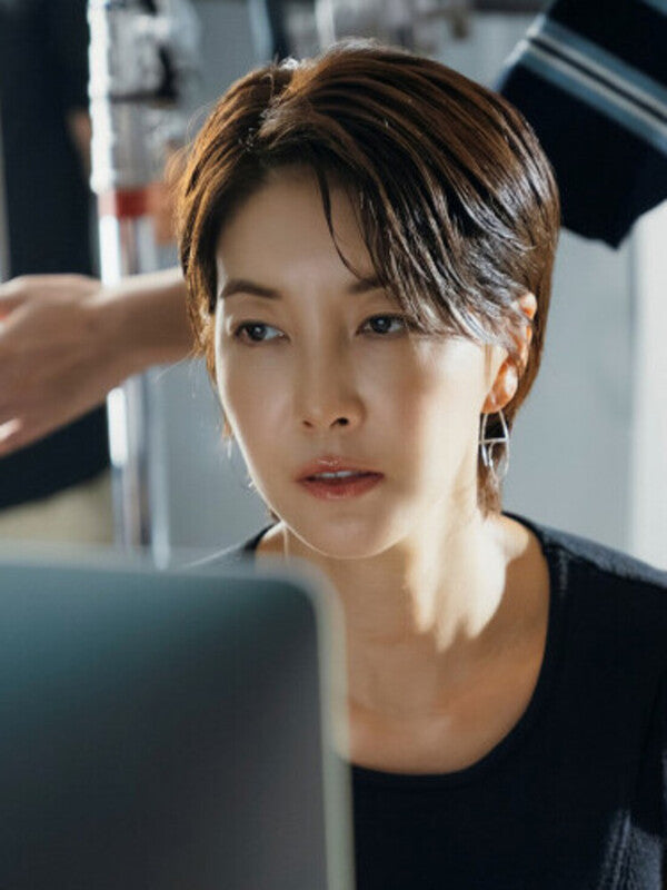 JIN SEOYEON / GOSSAMER Diamond Bar Floating Oval Earring