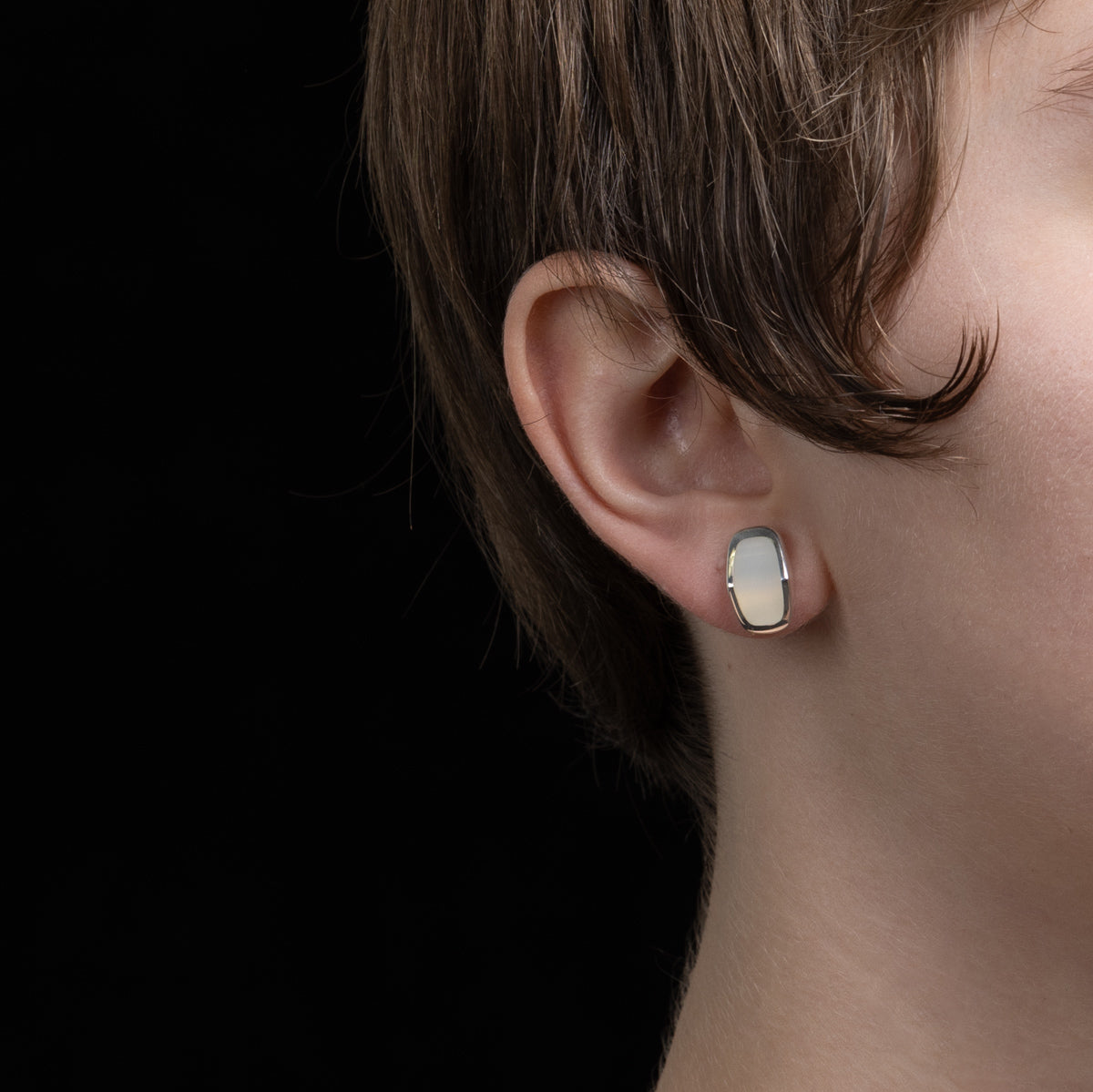 EQUINOX-Pyramid White Agate Narrow Earring