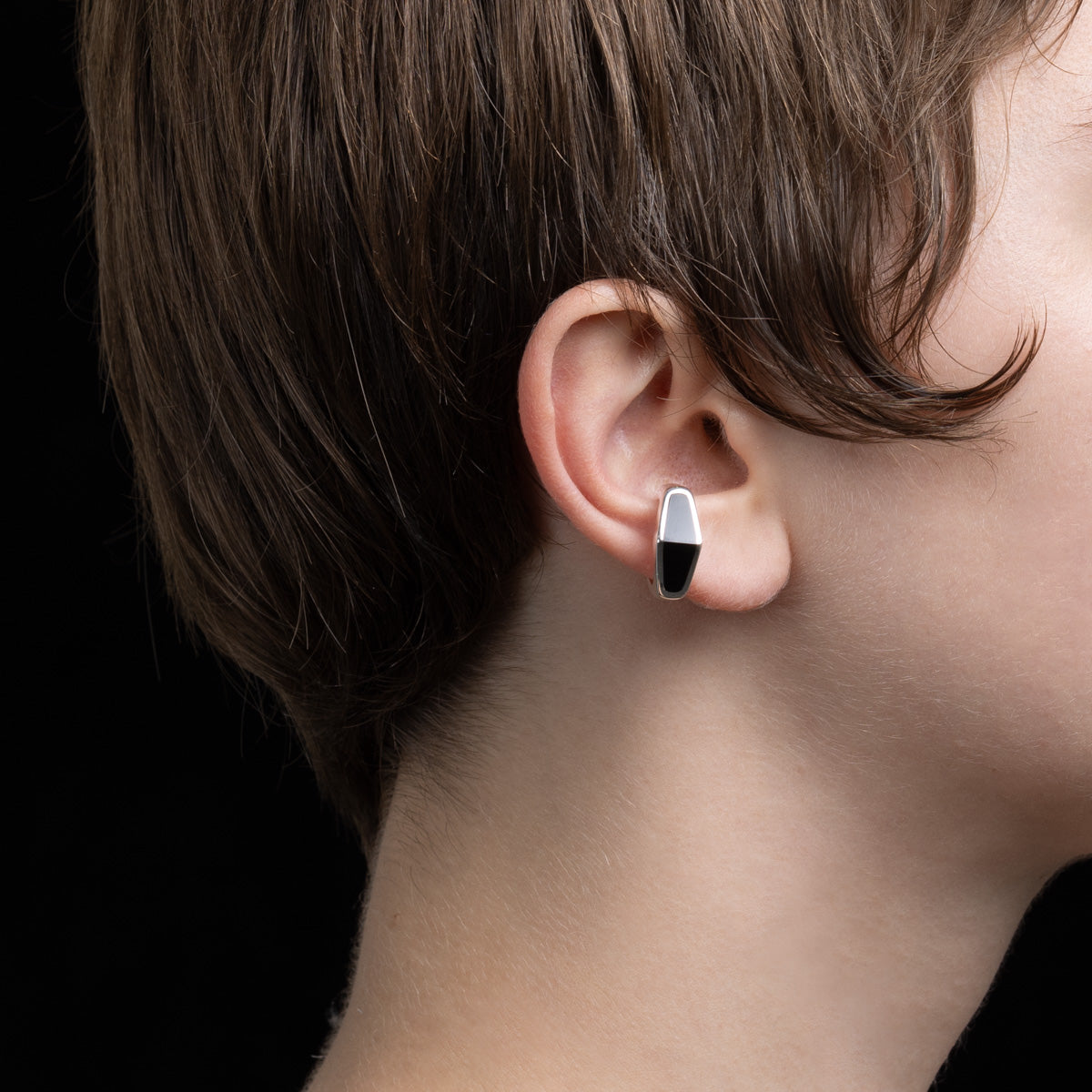EQUINOX-Pyramid Onyx Ear Cuff