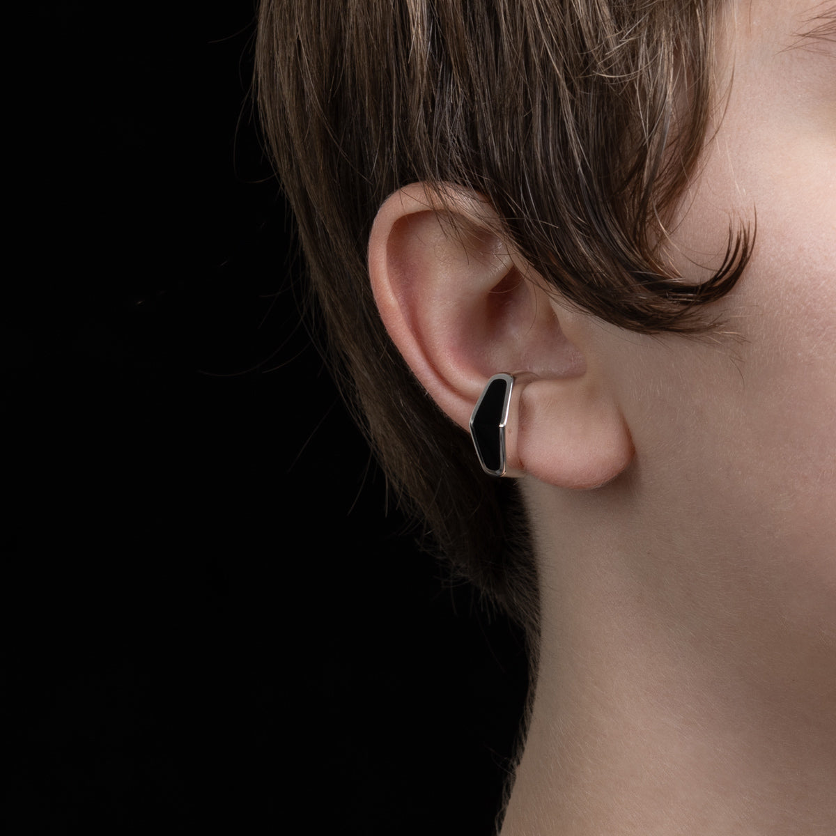 EQUINOX-Pyramid Onyx Ear Cuff