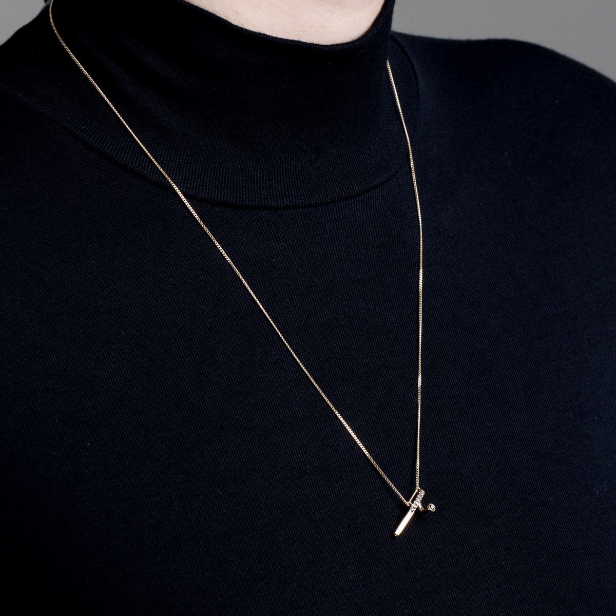 DROSERA Black and White Diamond Short Bar Necklace
