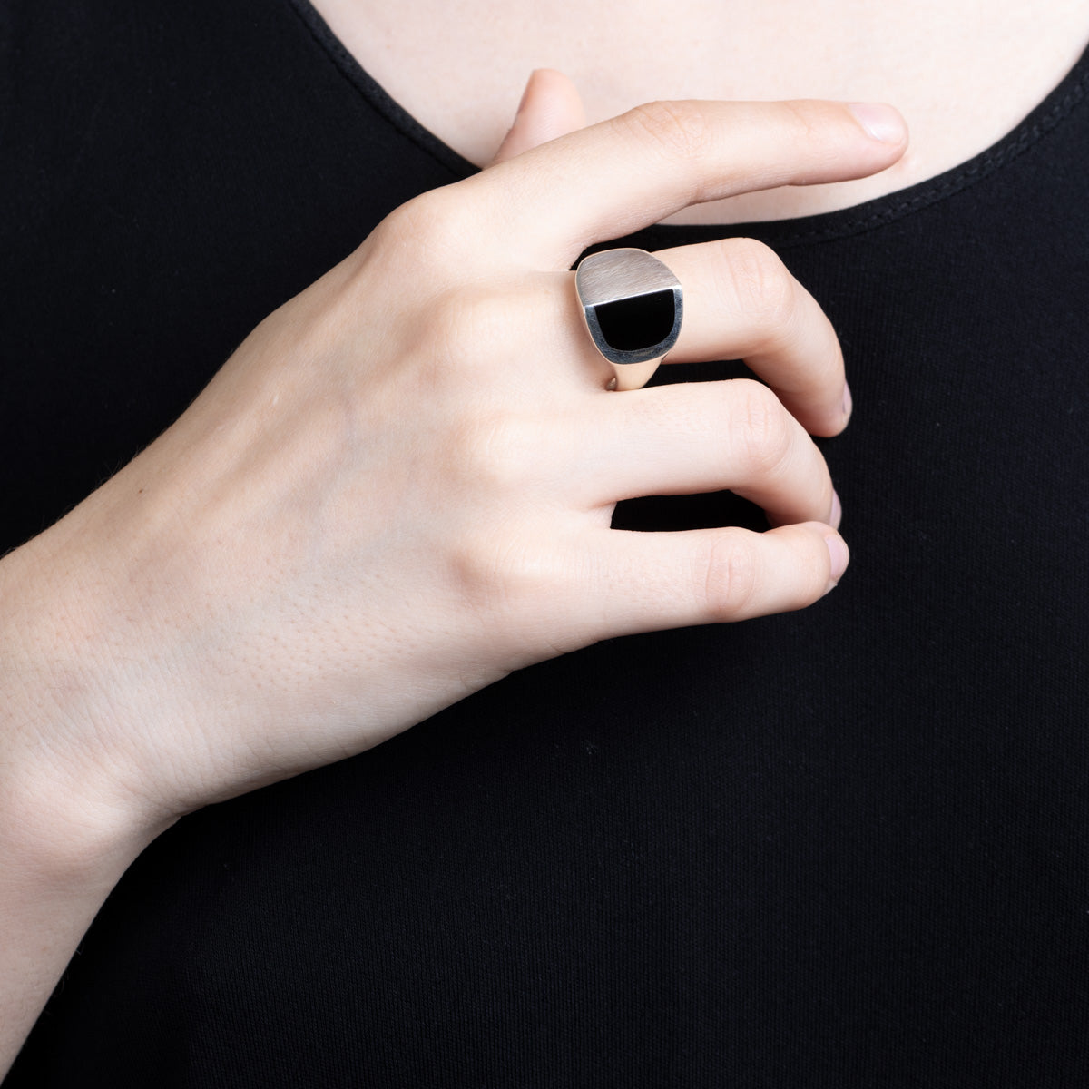 【Made-To-Order】EQUINOX-Pyramid Half Moon Onyx Ring