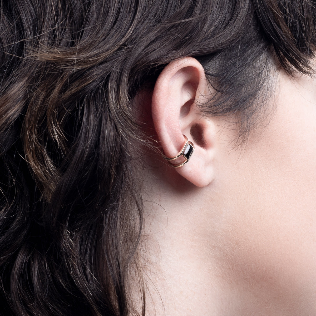 BIRD OF PARADISE Onyx Ear Cuff