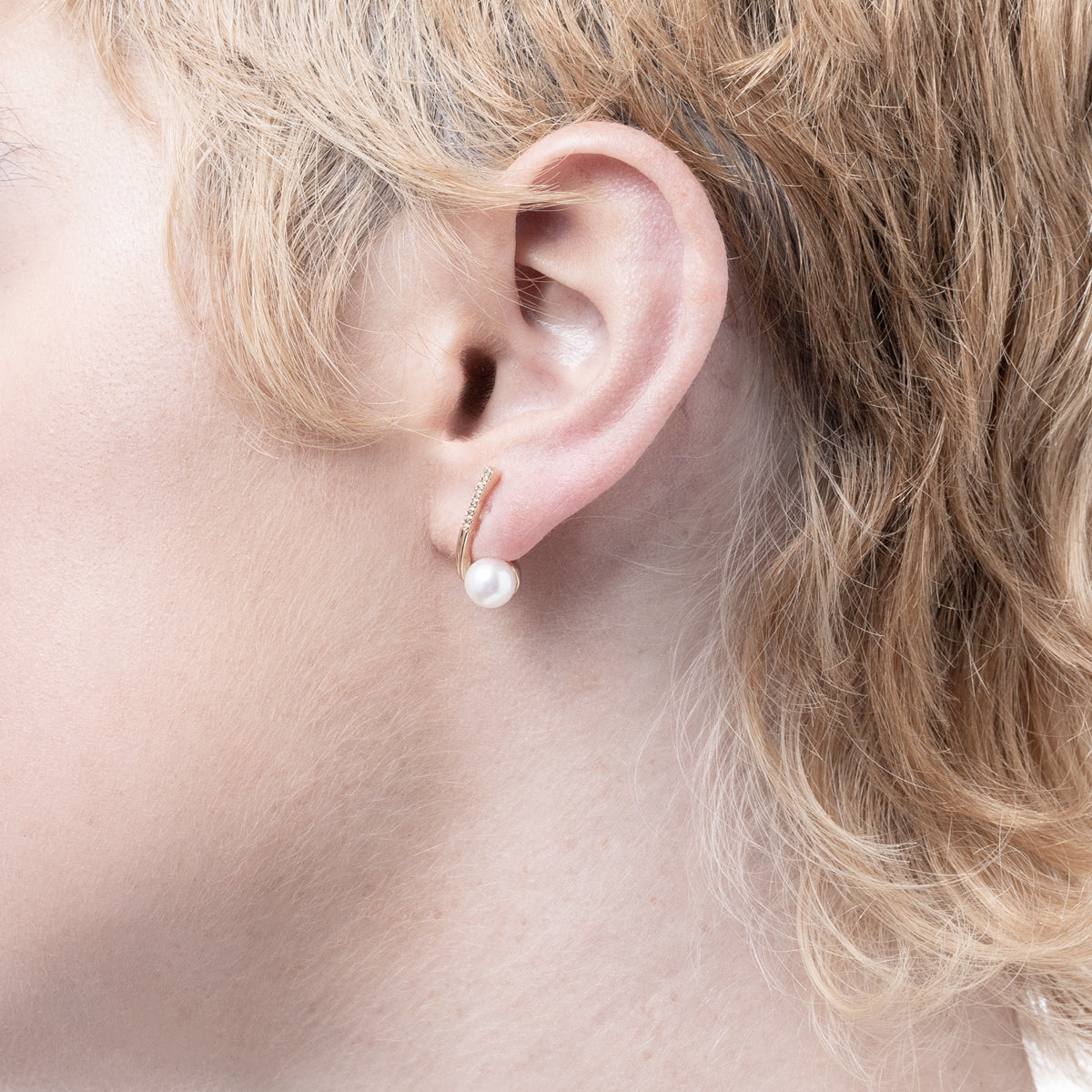 DROSERA Diamond Akoya Pearl Earring for Left ear