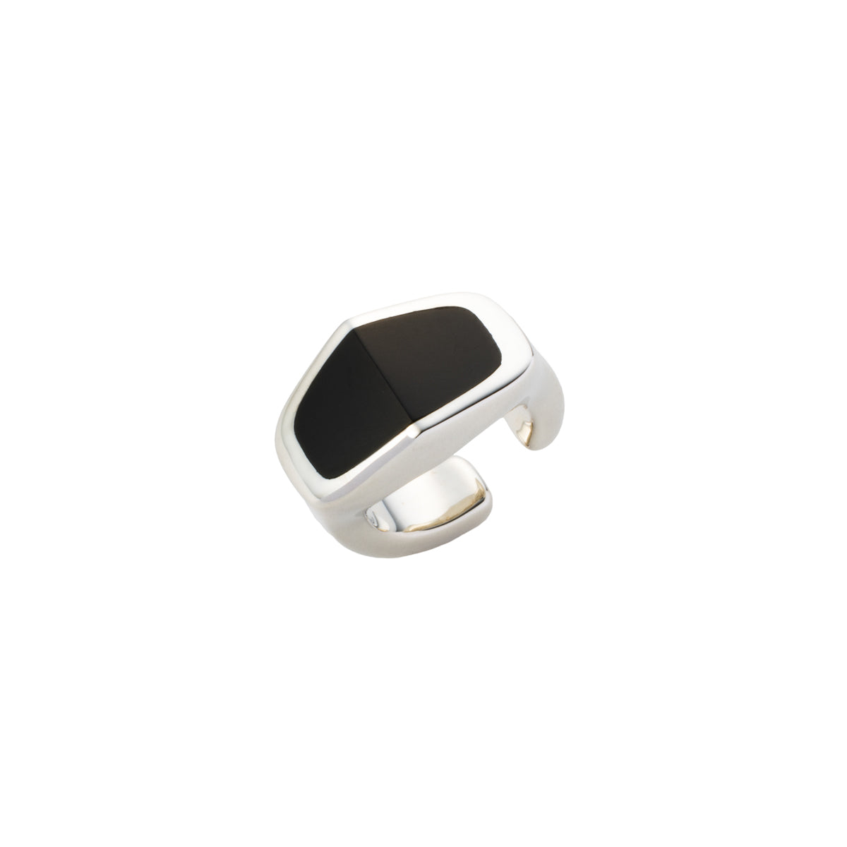 EQUINOX-Pyramid Onyx Ear Cuff