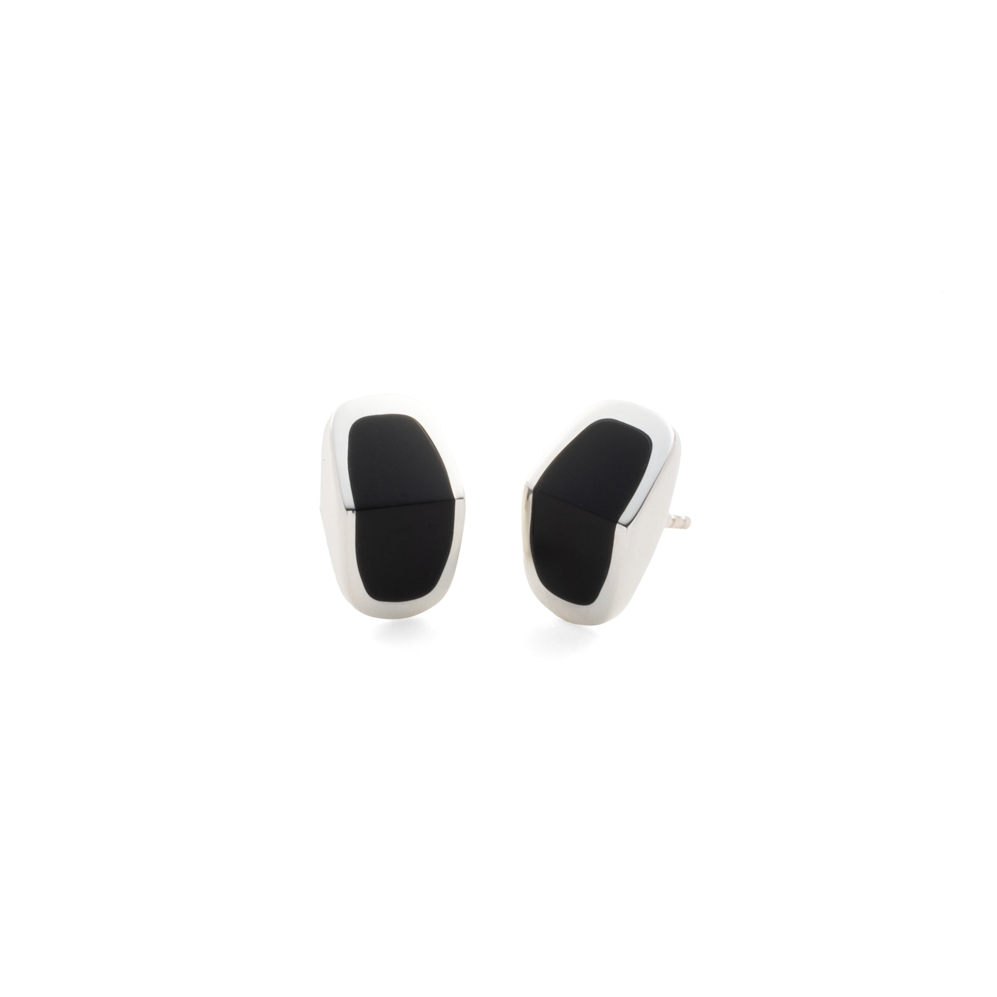 EQUINOX-Pyramid Onyx Narrow Earring