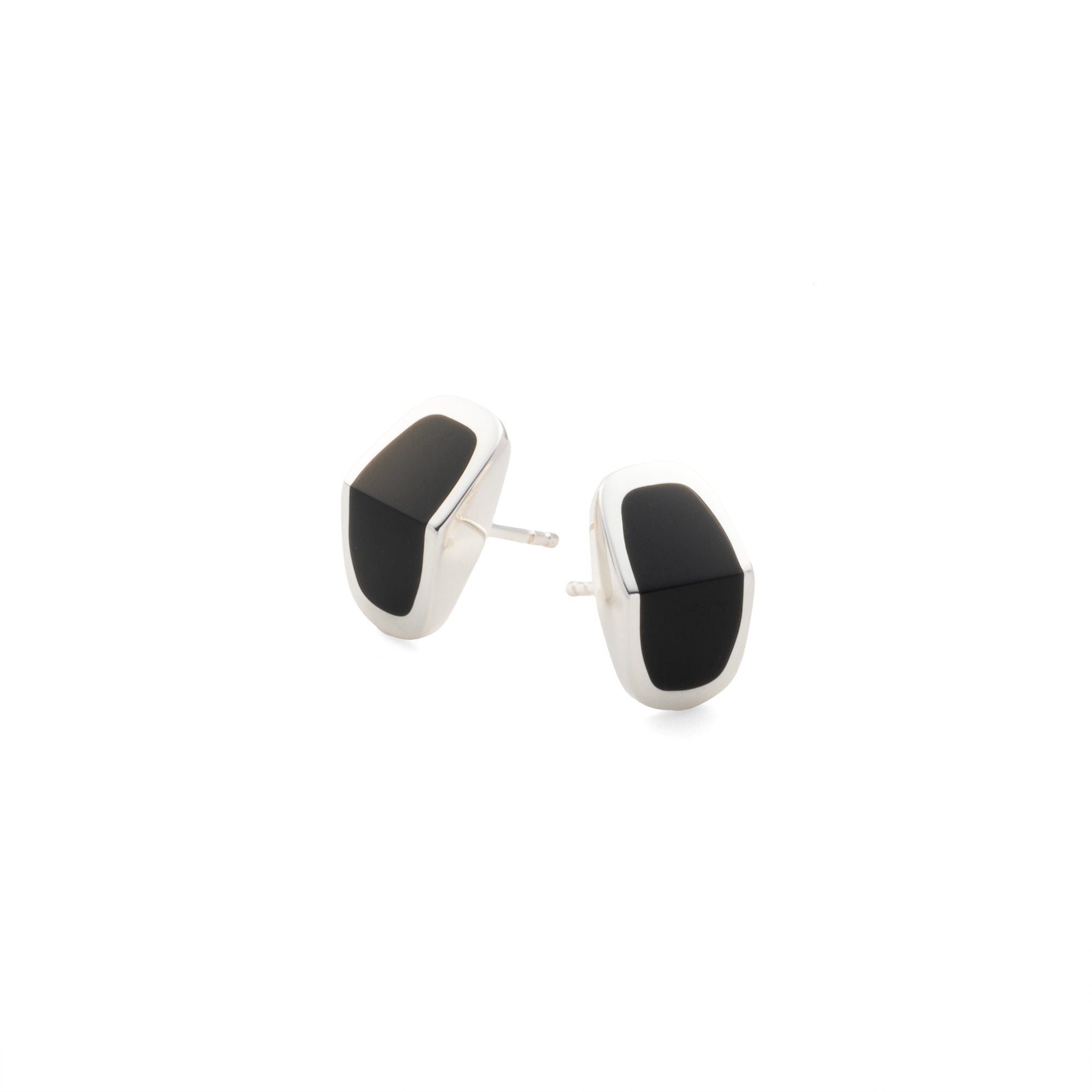 EQUINOX-Pyramid Onyx Narrow Earring