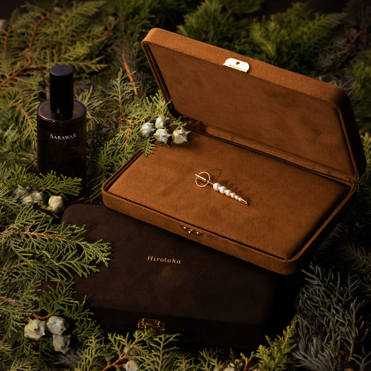 HOLIDAY GIFT SET PUNCTURE Back Spear Akoya Pearl Earring