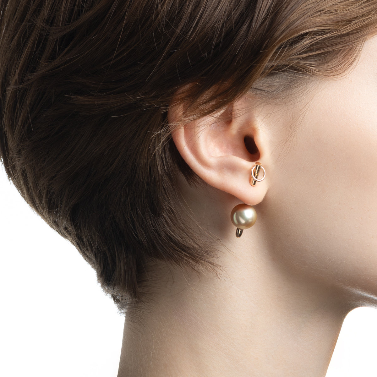 PUNCTURE Back Spear Door Knocker Golden Pearl Earring
