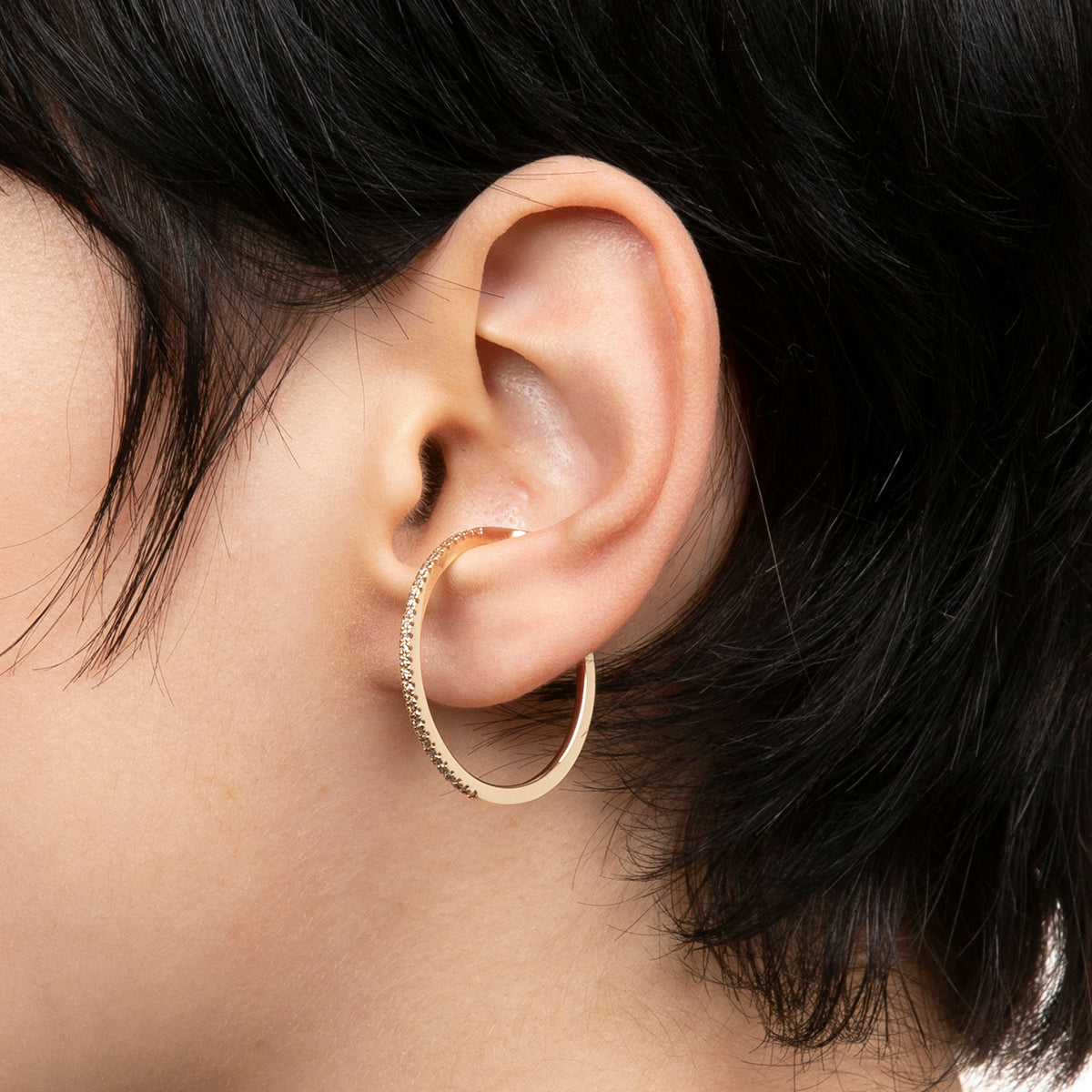 GOSSAMER Oversized Diamond Ear Cuff Large size