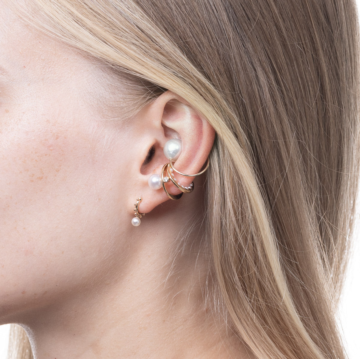BUMBLE BEE Pearl Diamond Ear Cuff