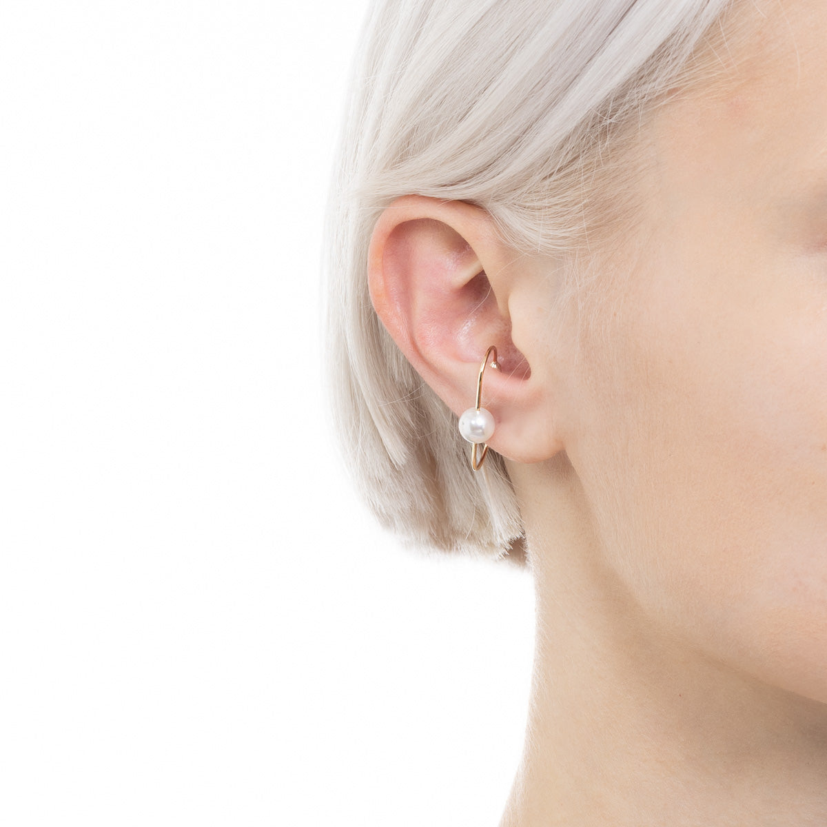 MIRÓ Pearl Ear Cuff Medium size