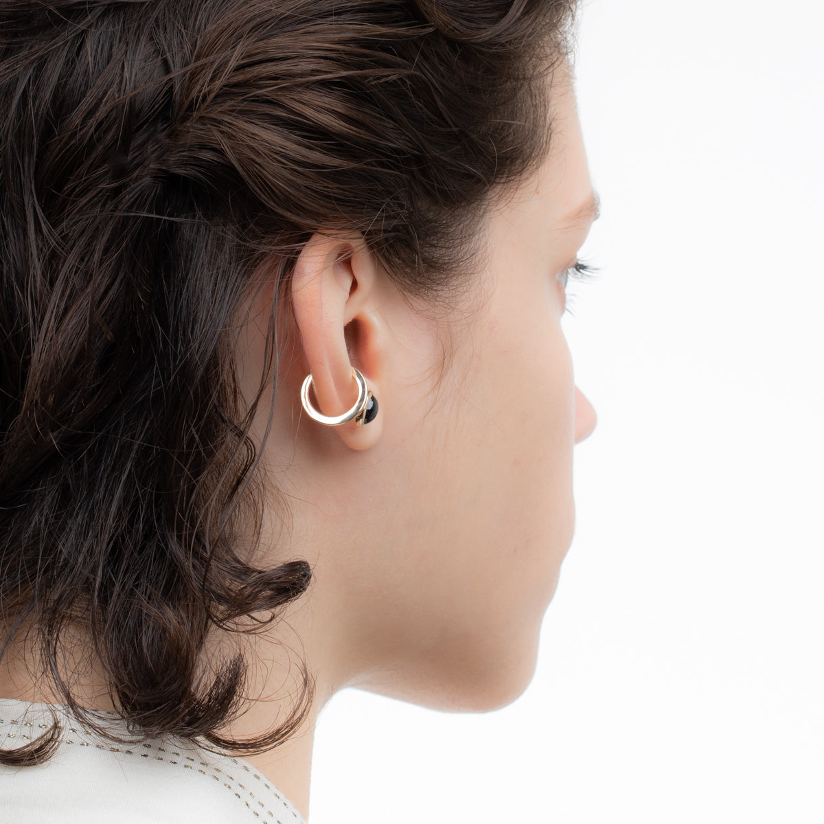 BIRD OF PARADISE Ear Cuff w/ Cabochon Black Sapphire