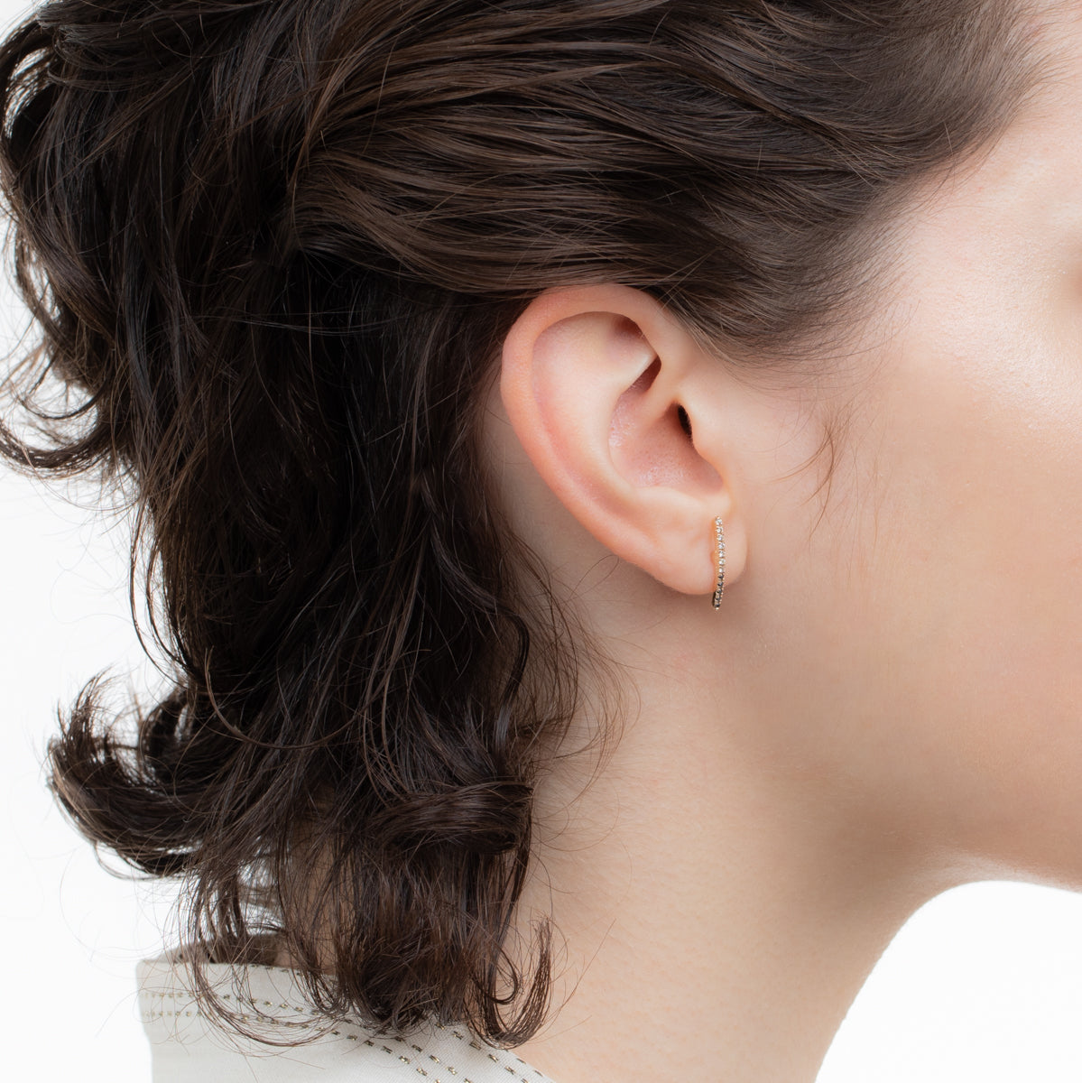 GOSSAMER Black and White Diamond Short Bar Earring