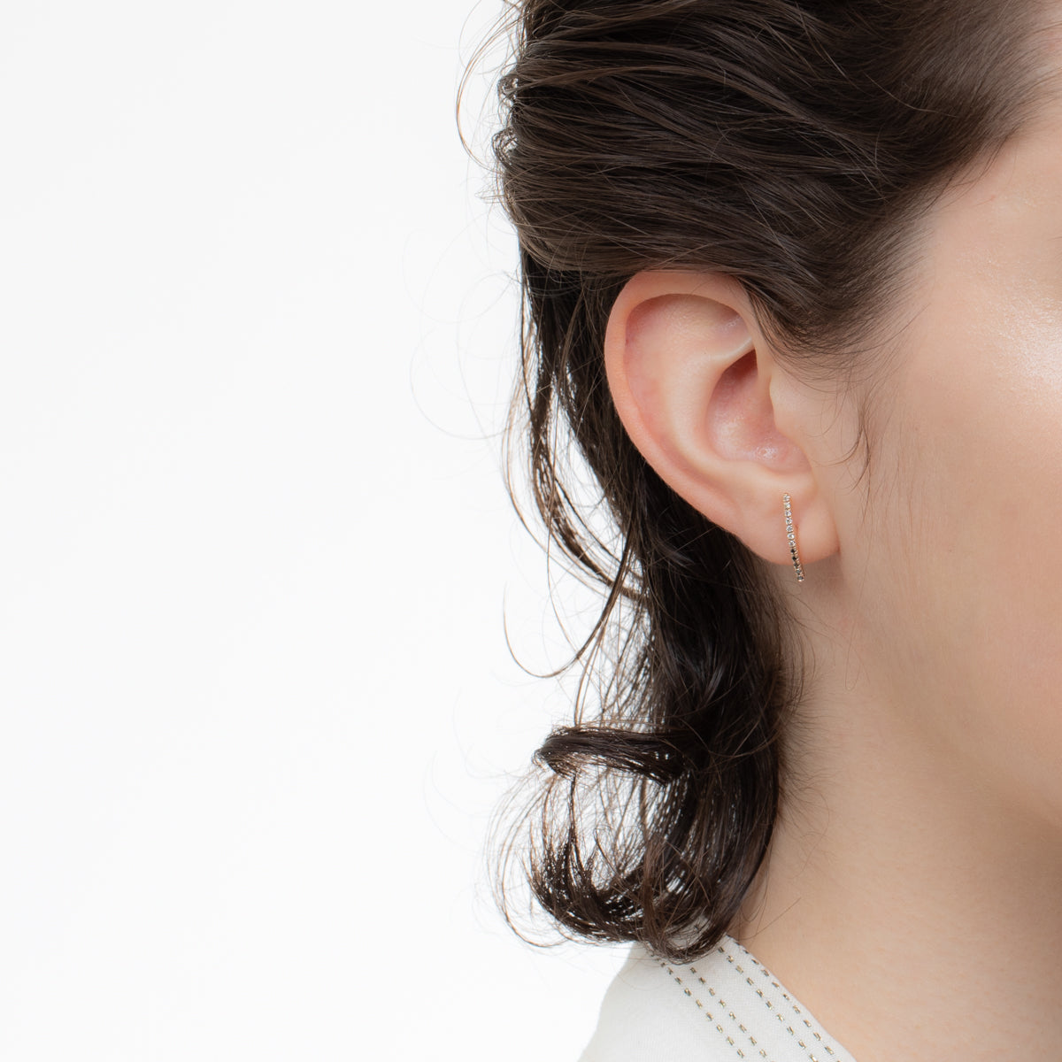 GOSSAMER Black and White Diamond Short Bar Earring