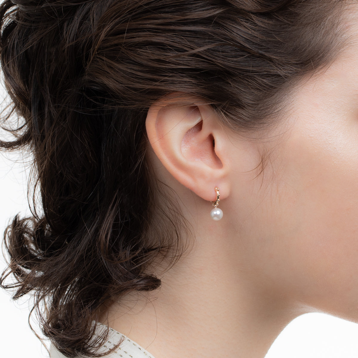 SEA ANEMONE Pearl Huggie Hoop Earring Small size