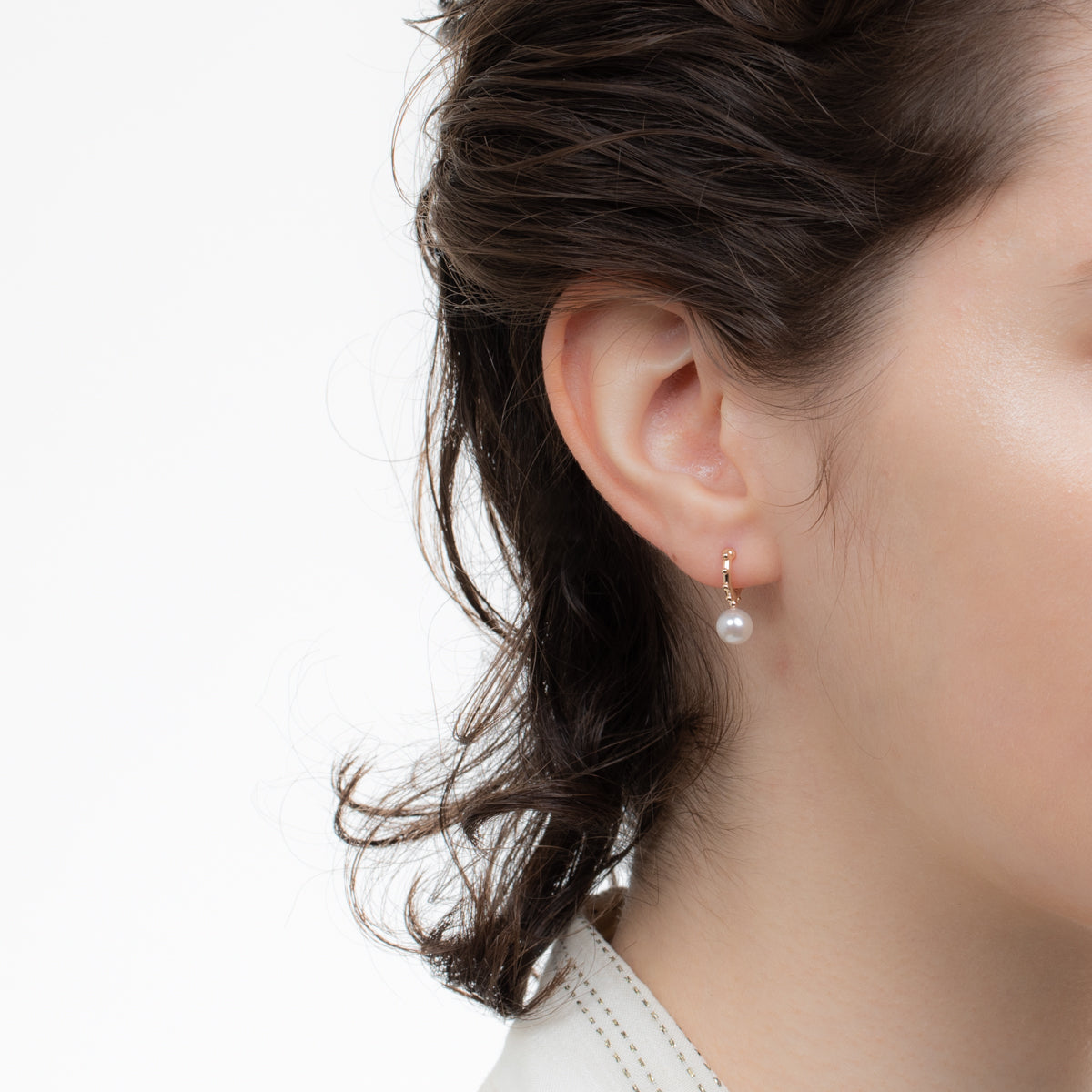SEA ANEMONE Pearl Huggie Hoop Earring Small size