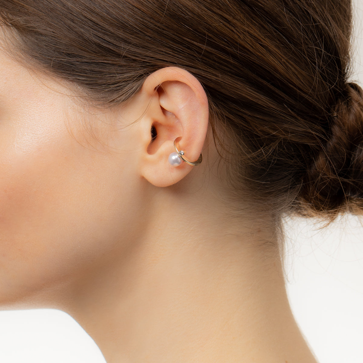BUMBLE BEE Pearl Diamond Ear Cuff