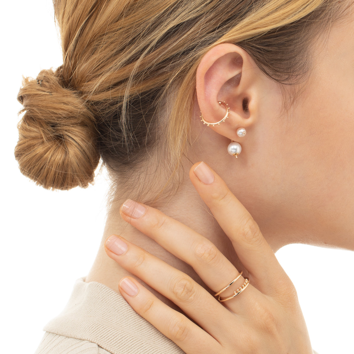 BUMBLE BEE Akoya Pearl Earring