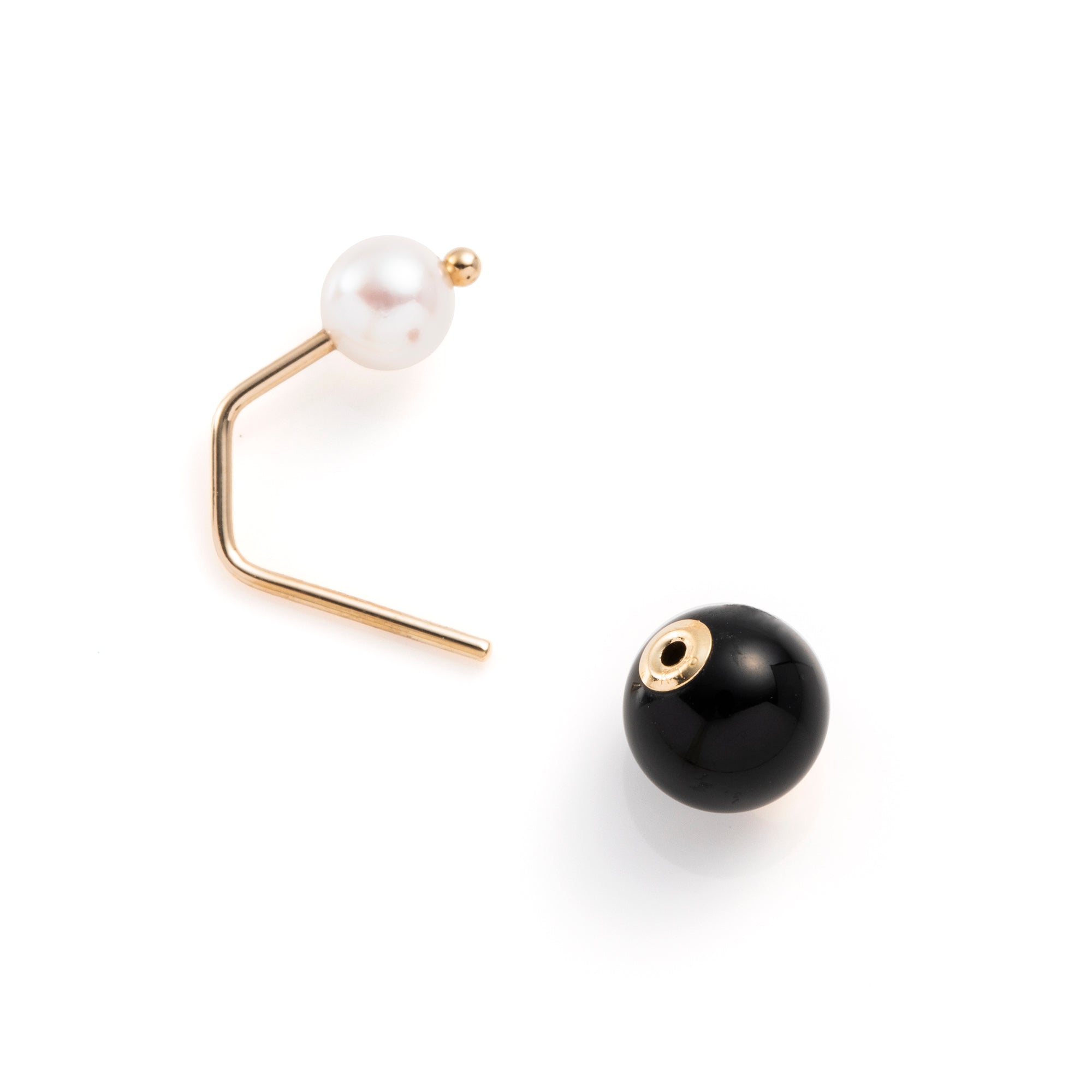 BUMBLE BEE Pearl Onyx Earring