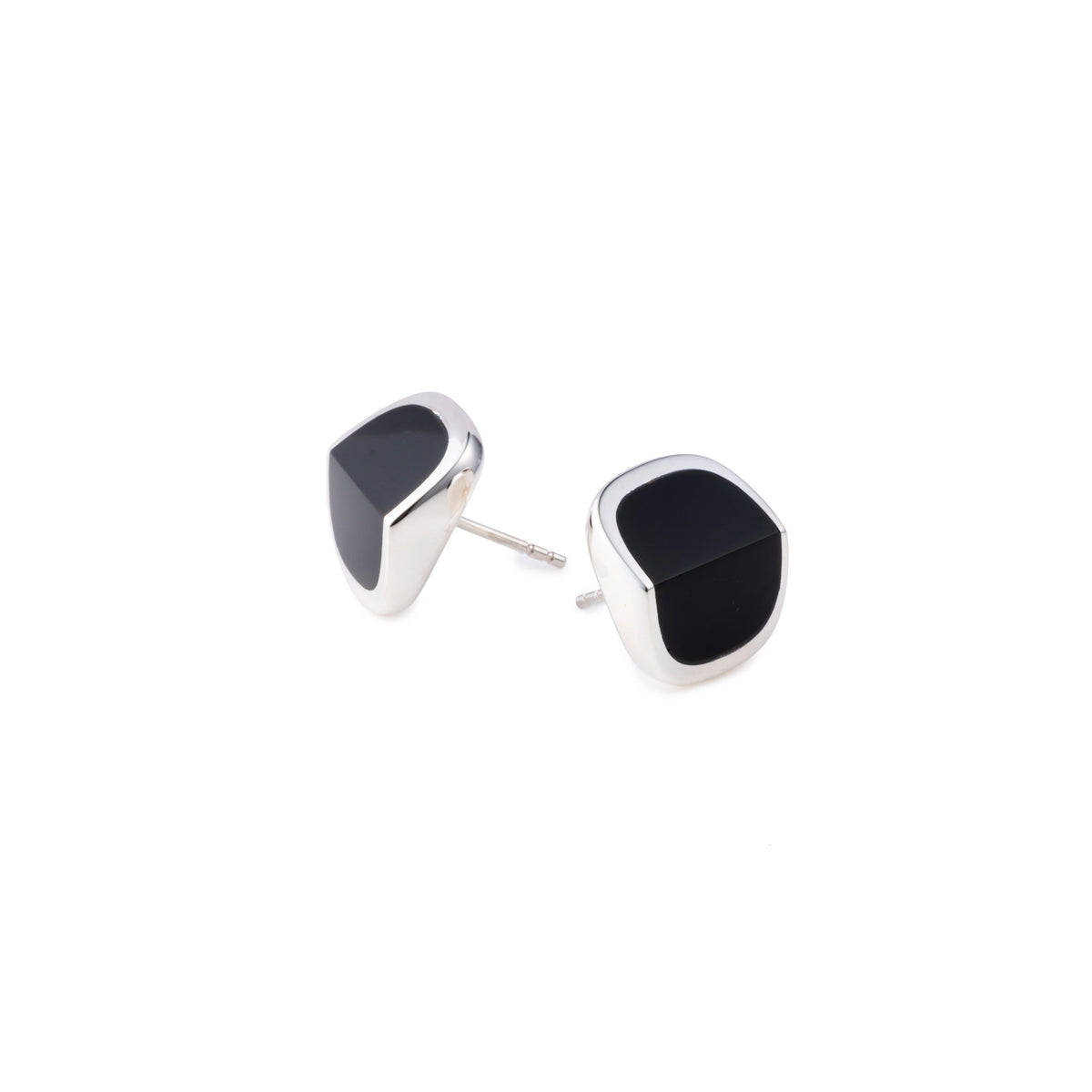 EQUINOX-Pyramid Onyx Earring