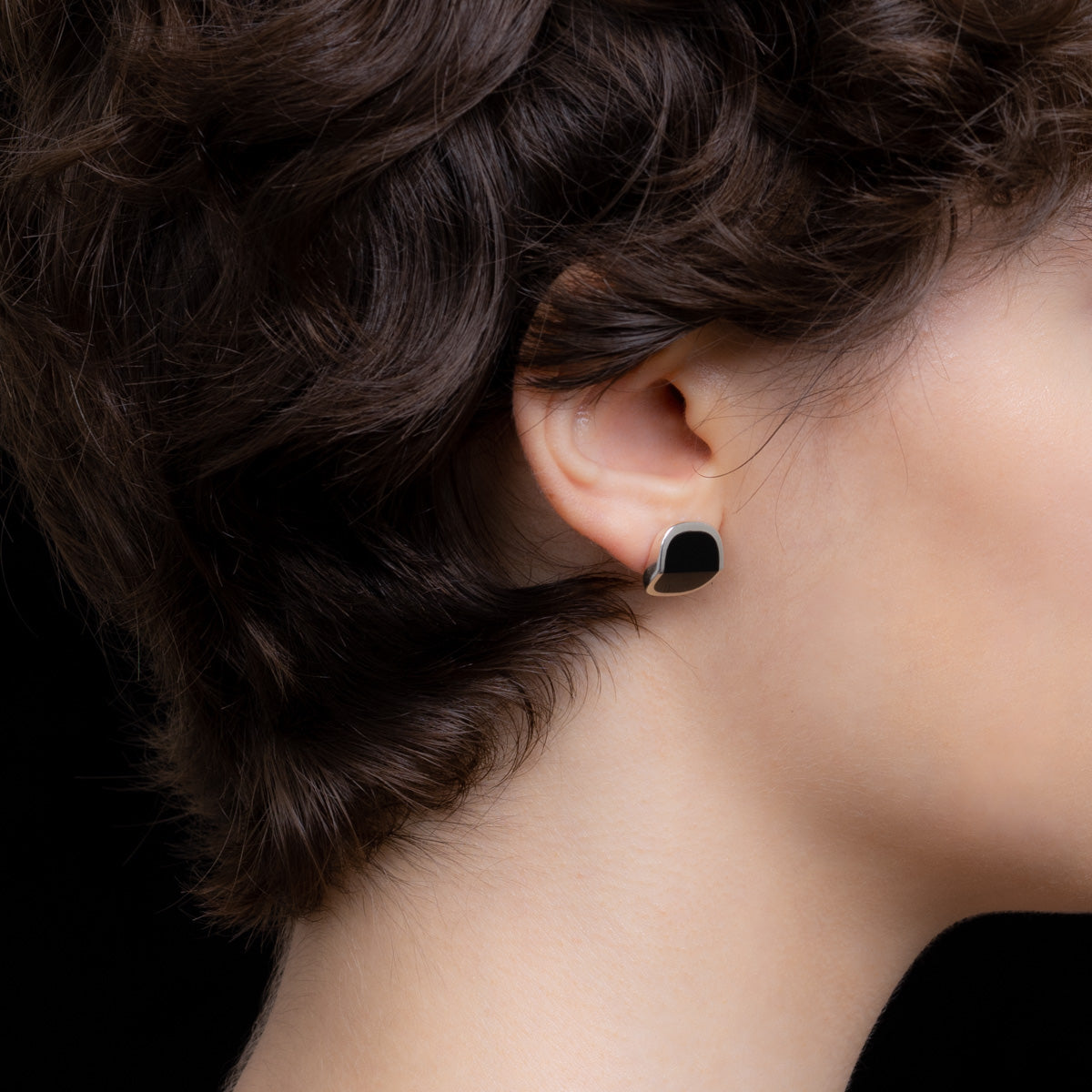 EQUINOX-Pyramid Onyx Earring
