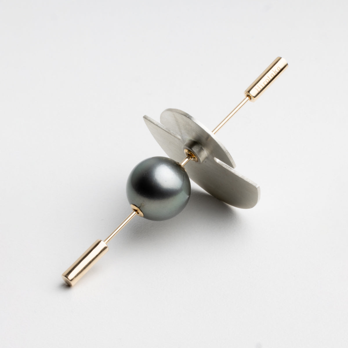 SPEAR Earring, Tahiti Pearl & Silver Bird Disk