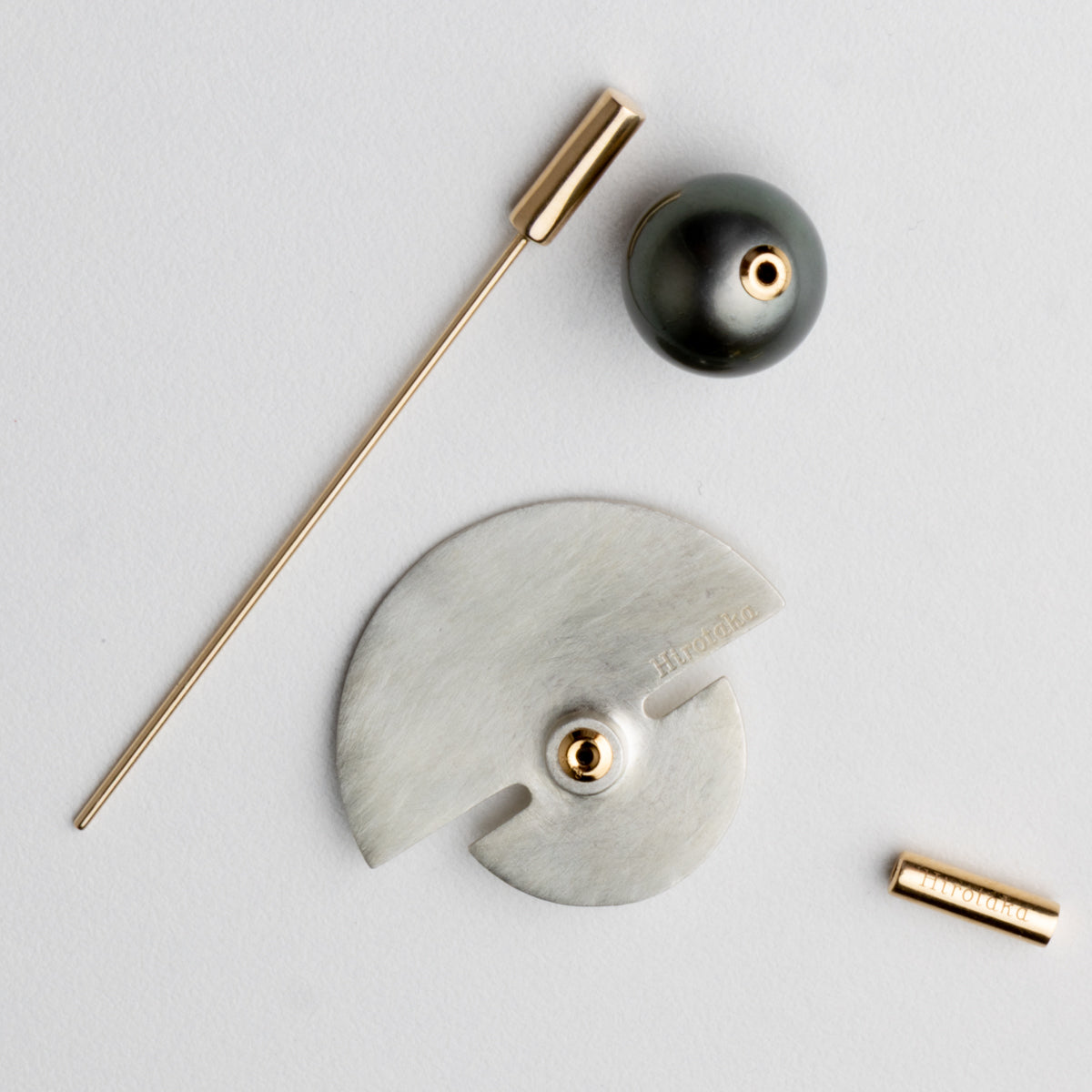 SPEAR Earring, Tahiti Pearl & Silver Bird Disk
