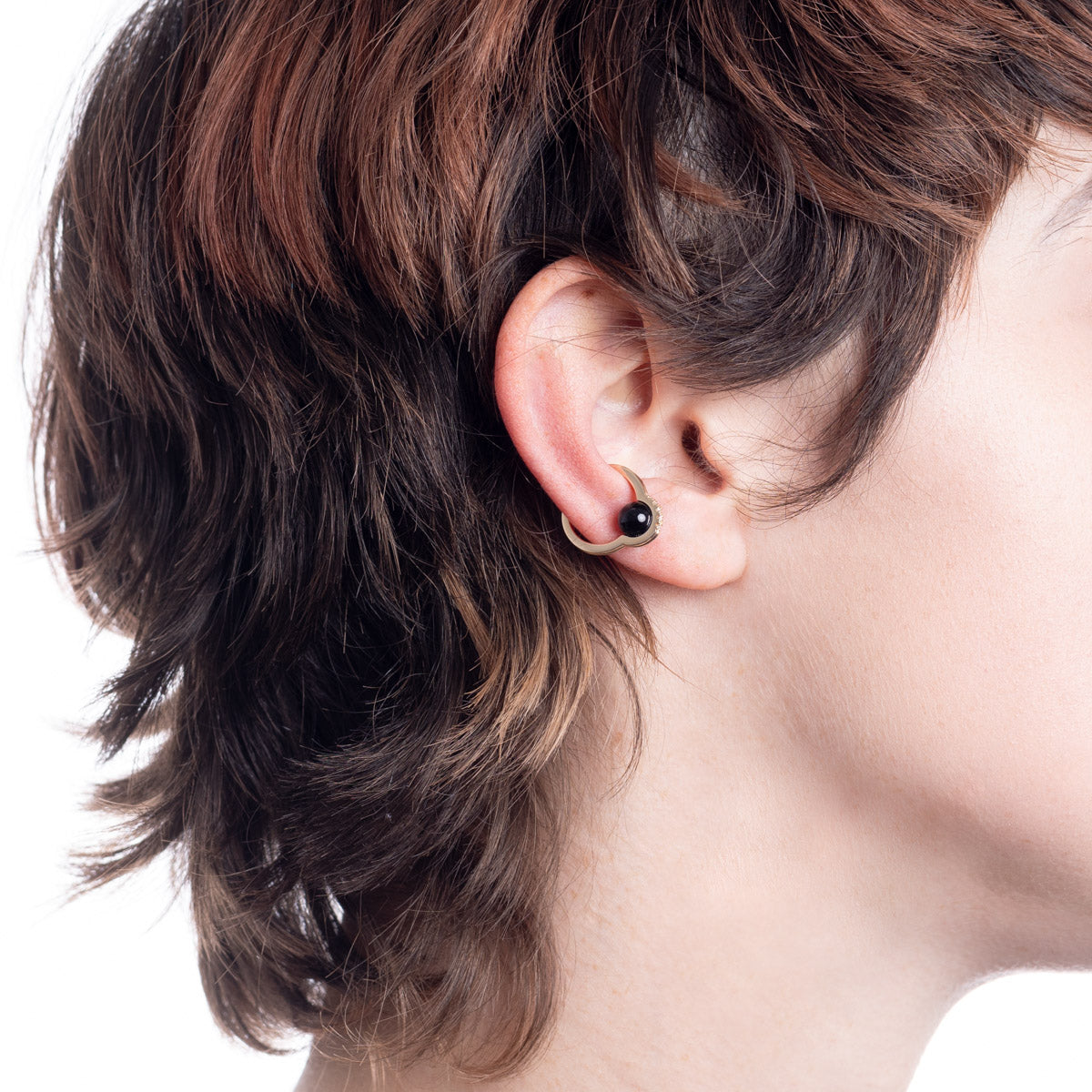 Mini BELUGA Diamond Onyx Ear Cuff