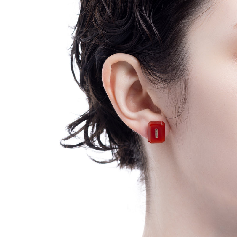 【Available from March 5】BIRD OF PARADISE Naked Rectangle Stone Stud Earring, Carnelian