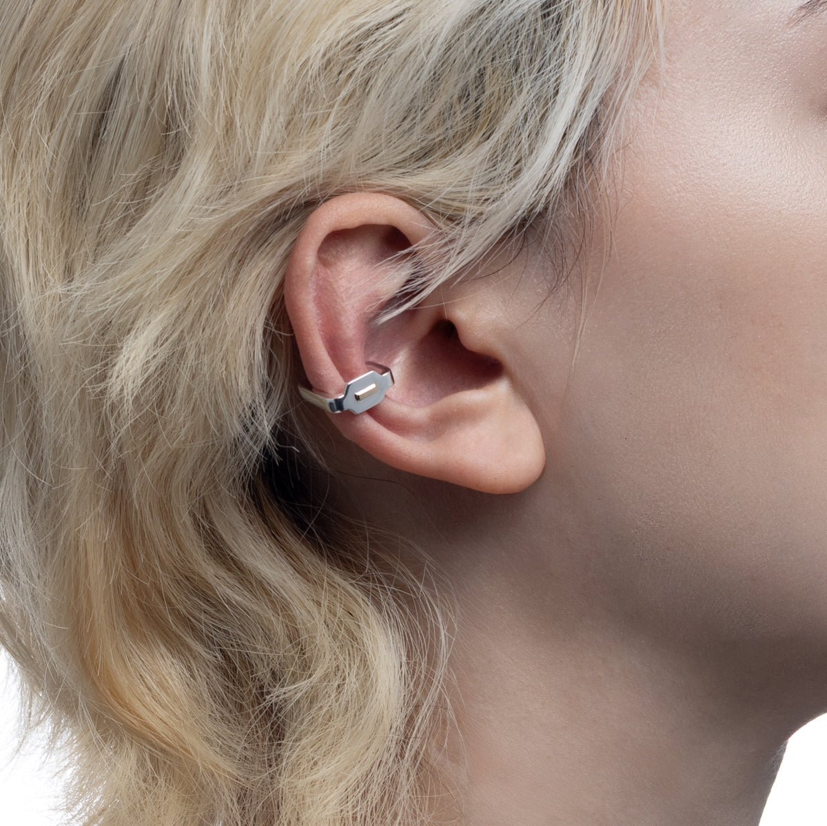 BIRD OF PARADISE Goldcrest Square Ear Cuff