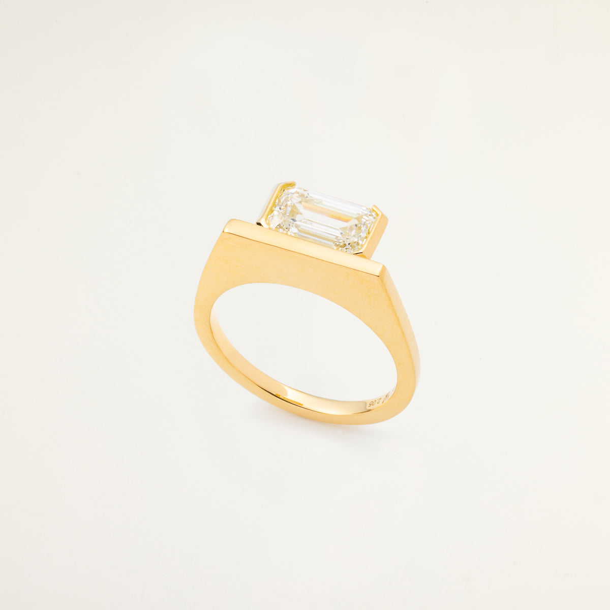 【Made-To-Order】L.a.brown HYPNOTIC Emerald Cut Diamond Ring