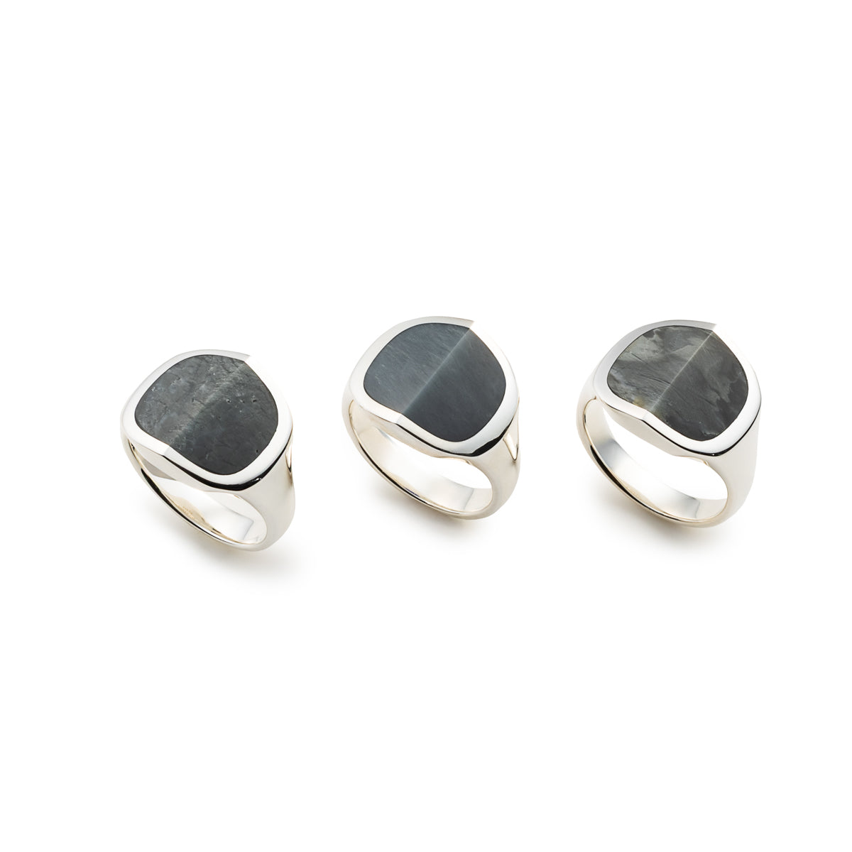 EQUINOX-Pyramid Cat'sEye Quartz Ring Medium size EQUINOX-Pyramid Cat'sEye Quartz Ring Medium size