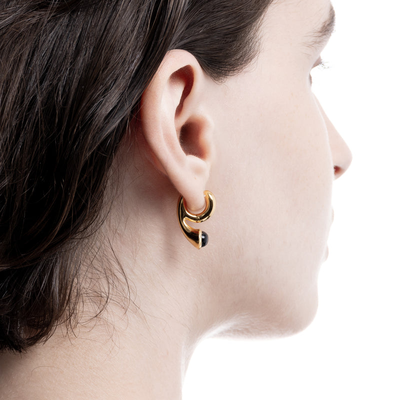 "Parakeet" Cabochon Onyx Earring Gold Plating