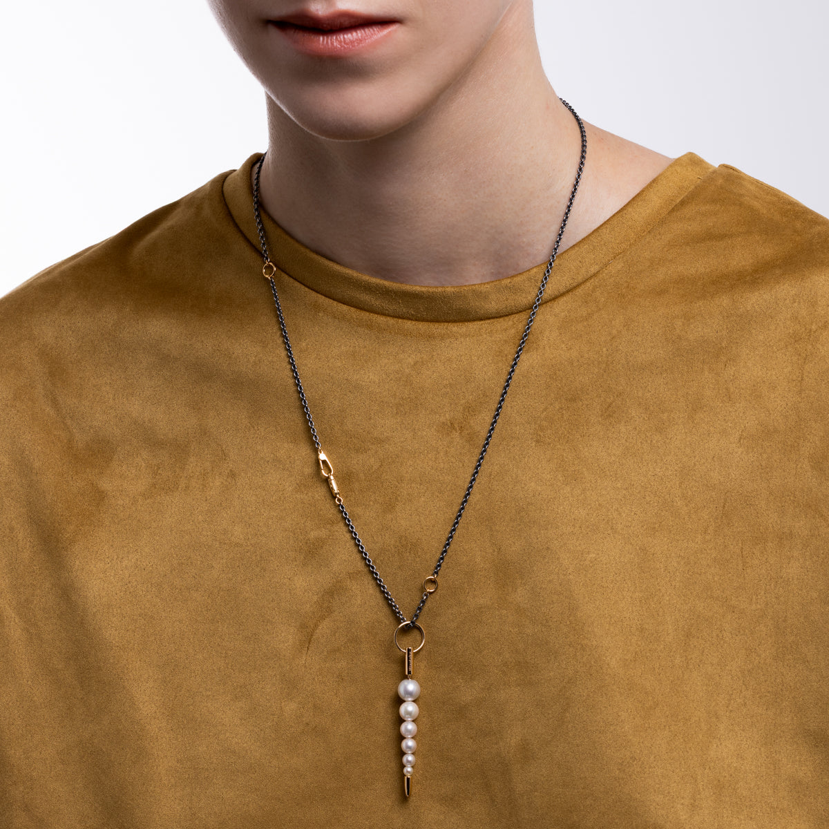 PUNCTURE  Pearl Necklace