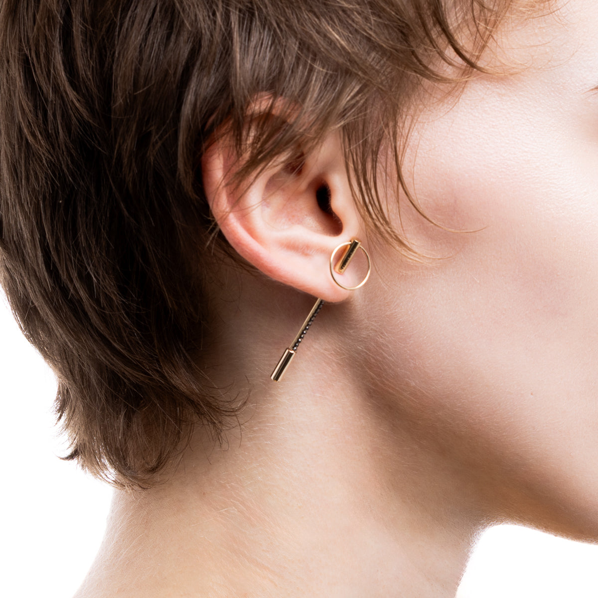 PUNCTURE Back Spear Diamond Earring Black Ruthenium Plated