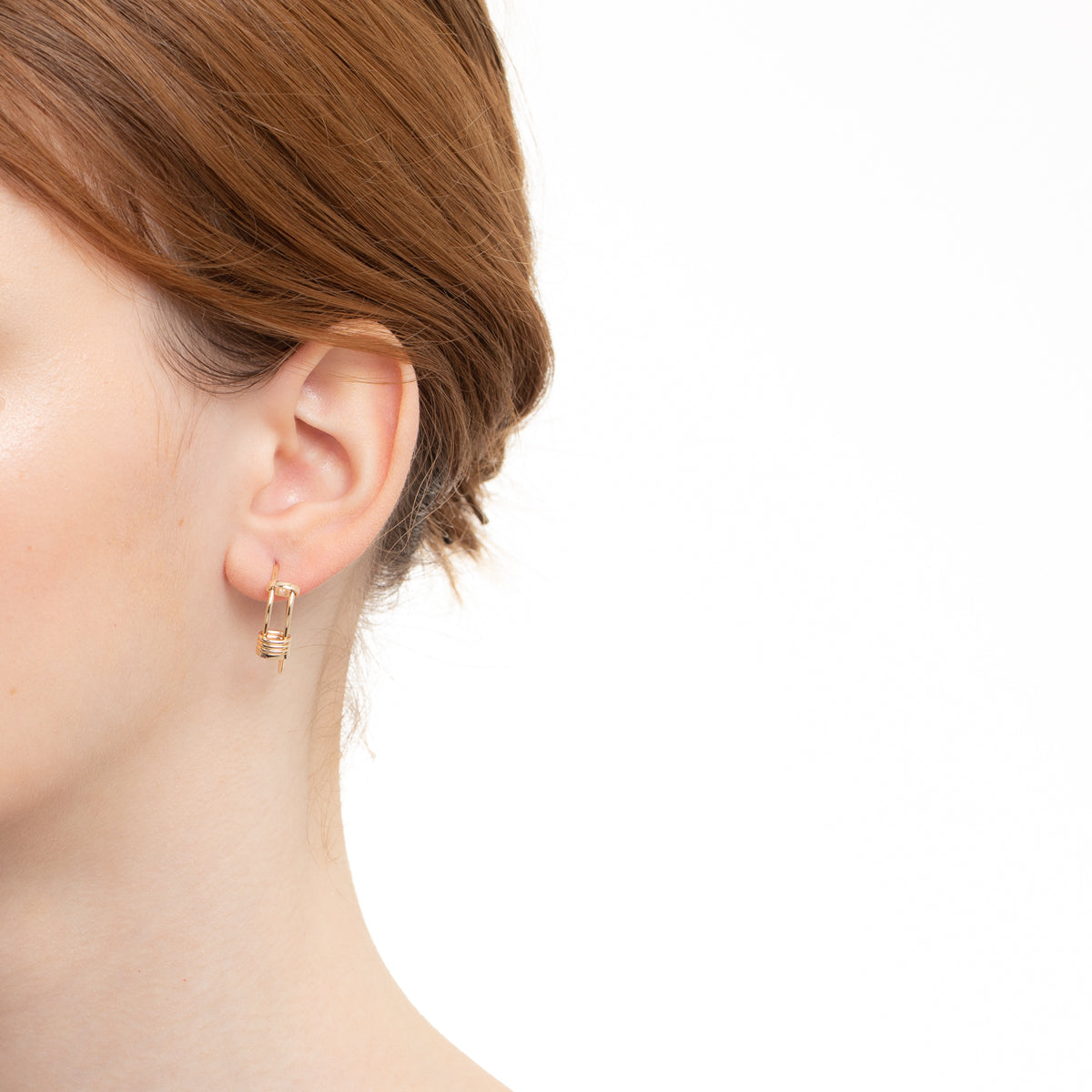 【Made-To-Order】 CONTORTIONIST Hoop Earring Medium size