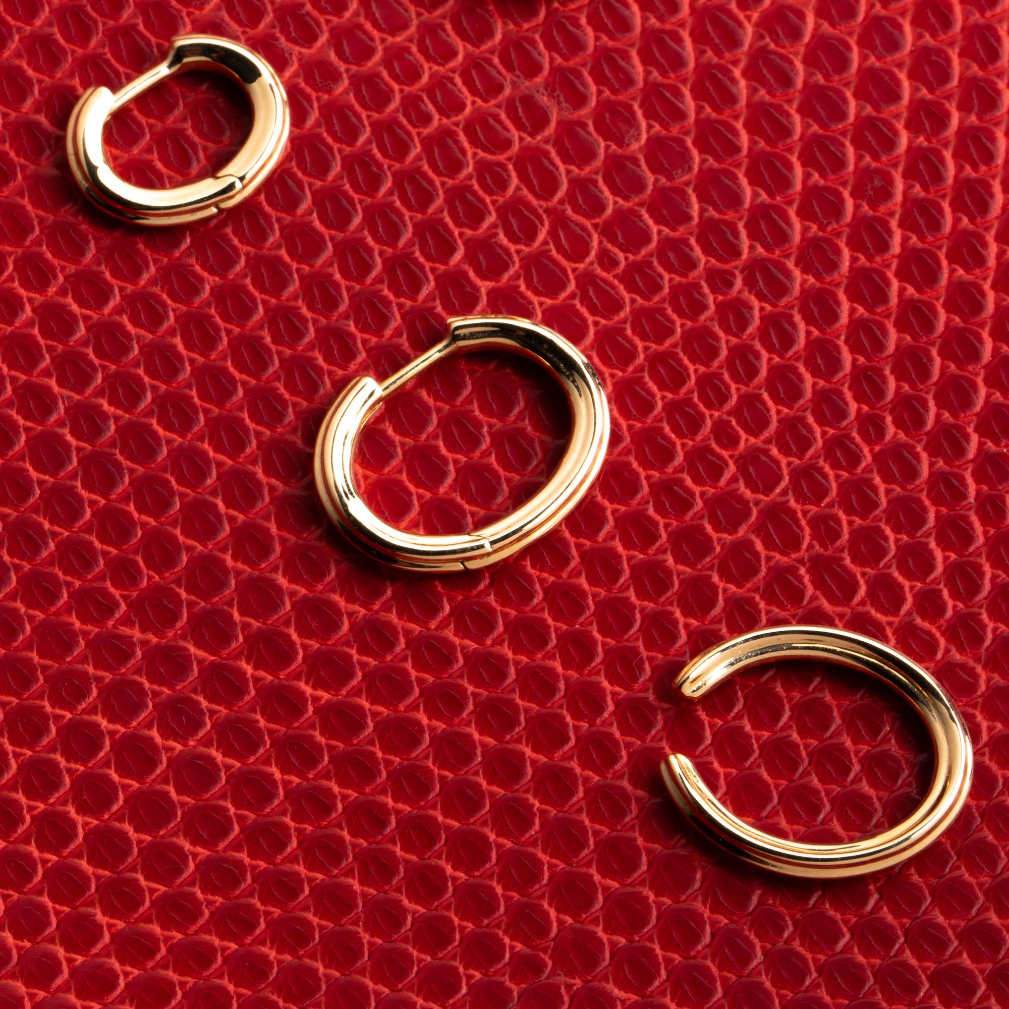 18K DUNE Oval Hoop Earring Small size