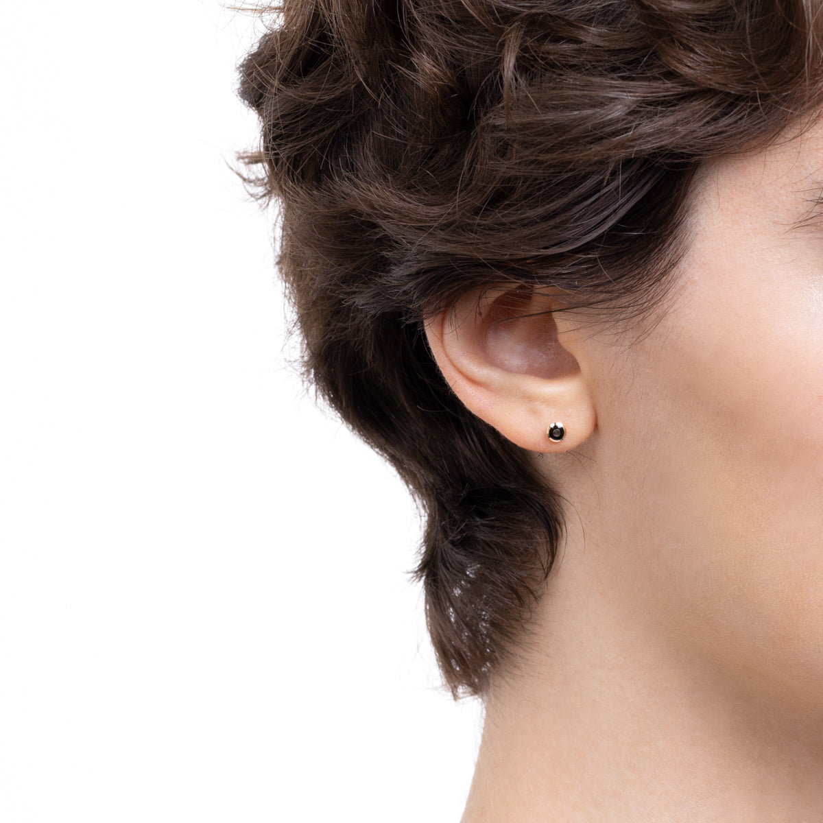 【Made-To-Order】 BIRD OF PARADISE Bird's Eye Stud Earring in Jet Black